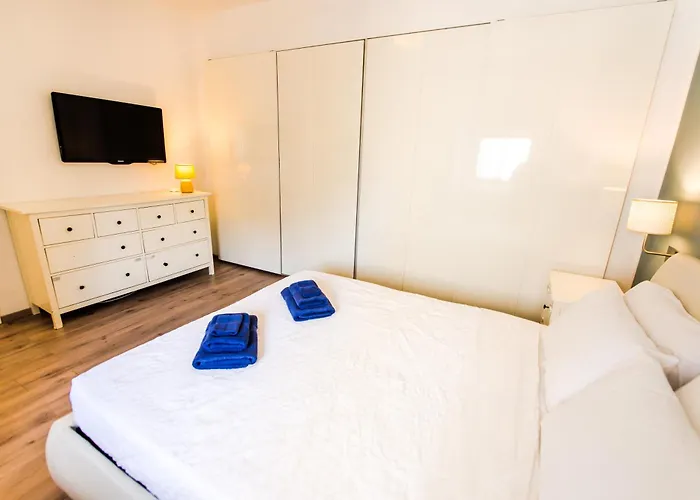 Medabode - Bright & Spacious In Swieqi, Malta 公寓