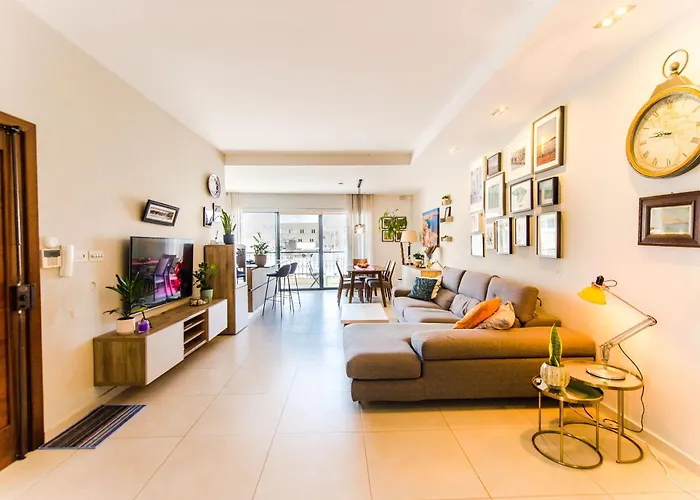 Medabode - Bright & Spacious In Swieqi, Malta Lägenhet *